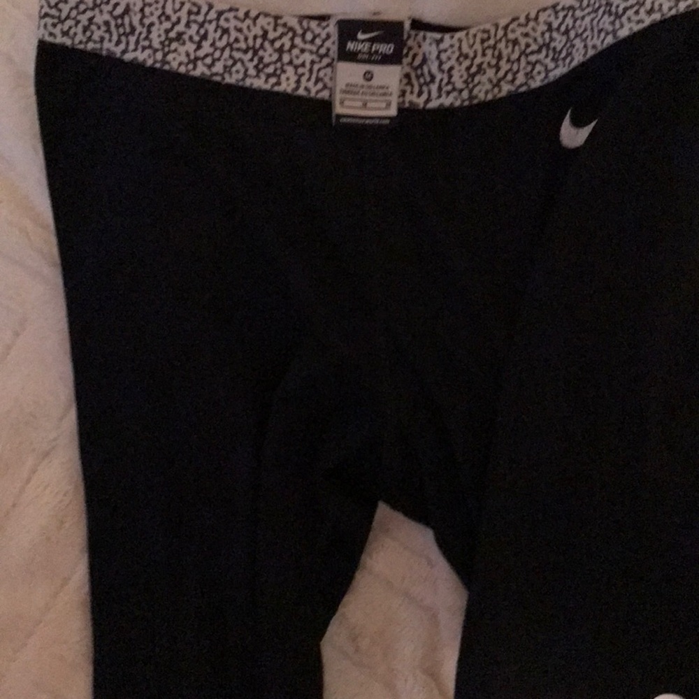 Nike pro leggings! Size M. Just do it on one leg!